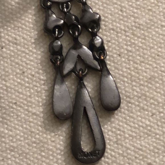 Black and Gray Vintage Monet Dangly Earrings. Has a goth Victorian vibe. 🖤 - Picture 16 of 16